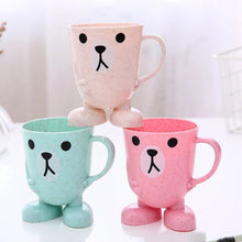 Toothbrush holder and cup with handle, suitable for children’s brushing and mouthwash.