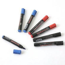 Pack of 12 leak-proof black markers.